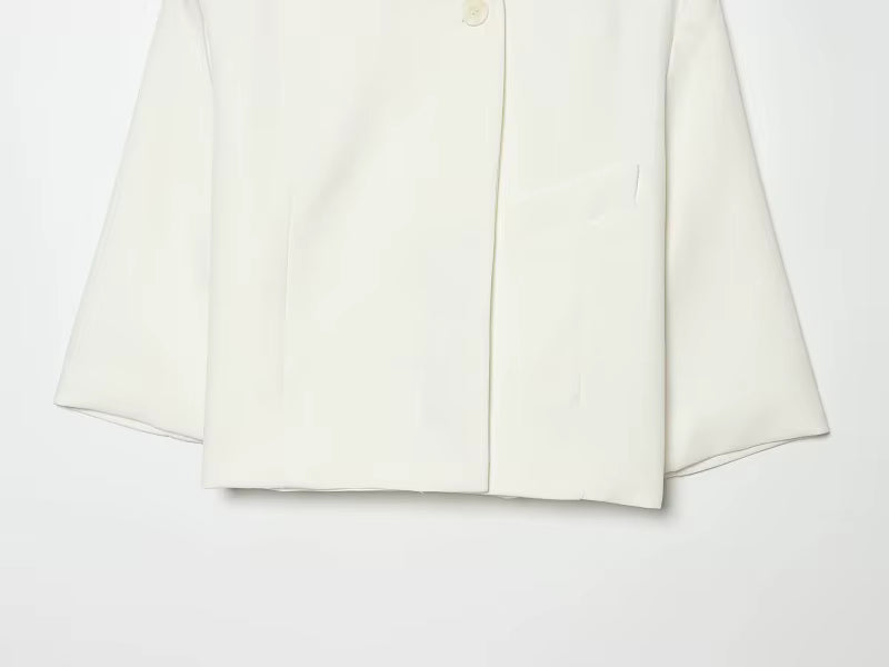 Cropped blazer med korte ærmer og knaplukning – Novelle