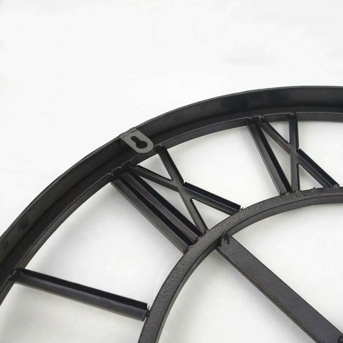 Ravento metal vægur – rund 40 cm med romertal