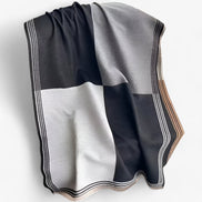 Velira tørklæde til kvinder med geometrisk mønster og oversized design