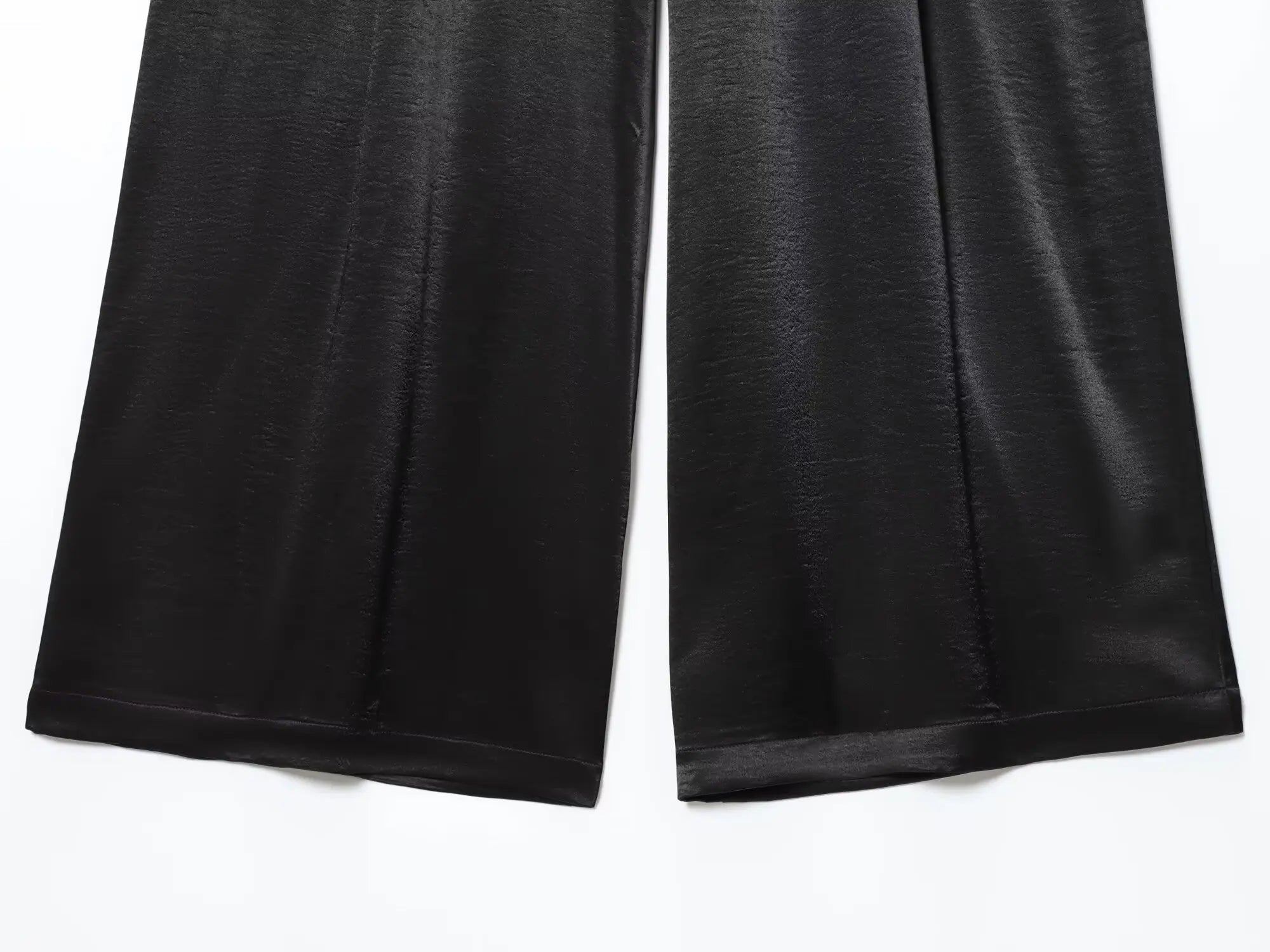 Olivina bukser – elegante vide bukser med bælte i satinlook