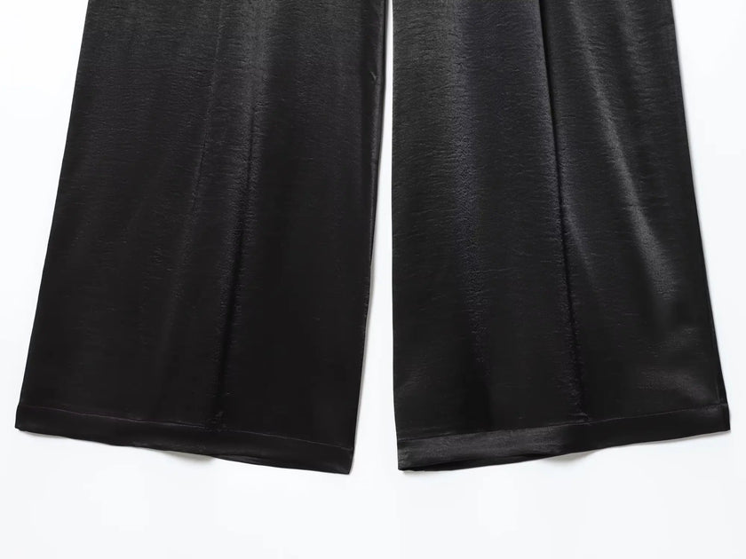 Olivina bukser – elegante vide bukser med bælte i satinlook