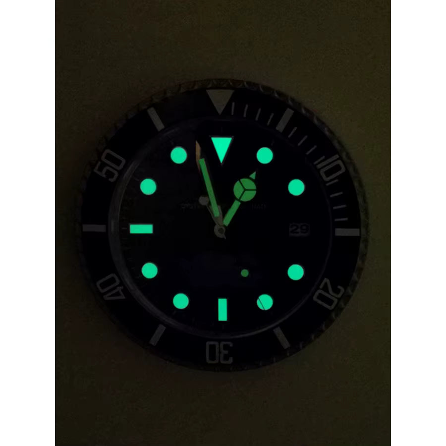 Solvéra metal vægur – 34 cm med selvlysende visere