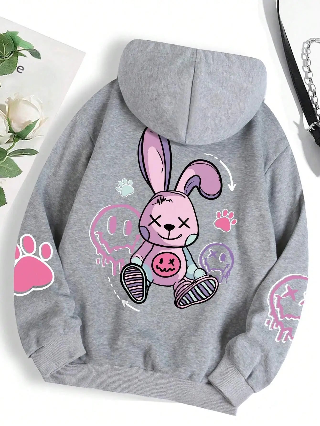 Unisex hættetrøje med moderne print – blød fleece sweatshirt