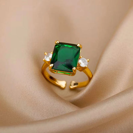 Verlina ring – Justerbar ring i rustfrit stål med grøn zirkon og oval form