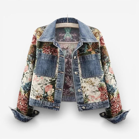 Elvina jakke med blomsterprint og knaplukning