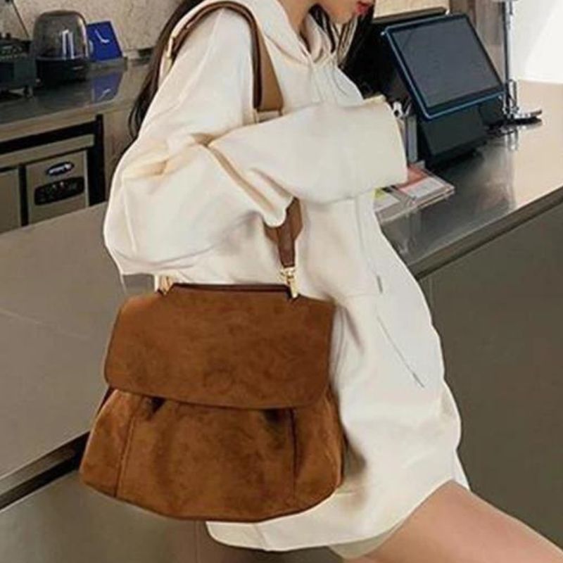 Bravena taske dame – crossbody taske med justerbar rem og stort rum