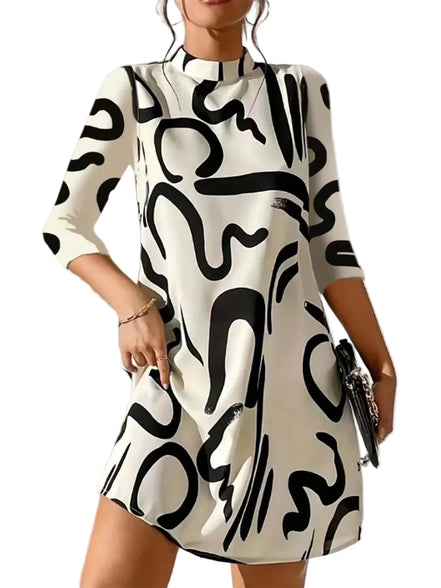 Minikjole med rund hals og 3/4 ærmer – kjole til hverdag og fritid – Elvara