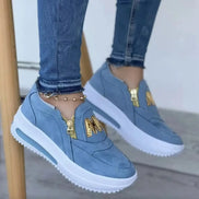 ZipStep sneakers – modieus en comfortabel, met een handige rits voor gemakkelijke toegang. Perfect voor dagelijks gebruik, biedt stijl en comfort in één.