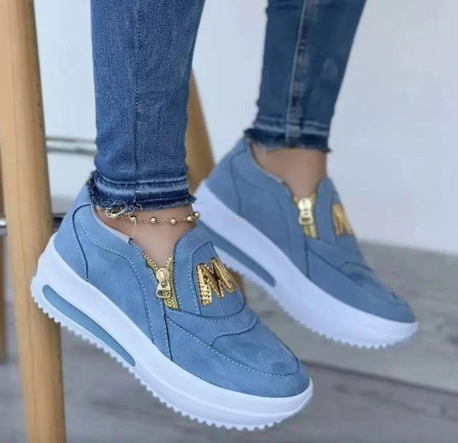 ZipStep sneakers – modieus en comfortabel, met een handige rits voor gemakkelijke toegang. Perfect voor dagelijks gebruik, biedt stijl en comfort in één.