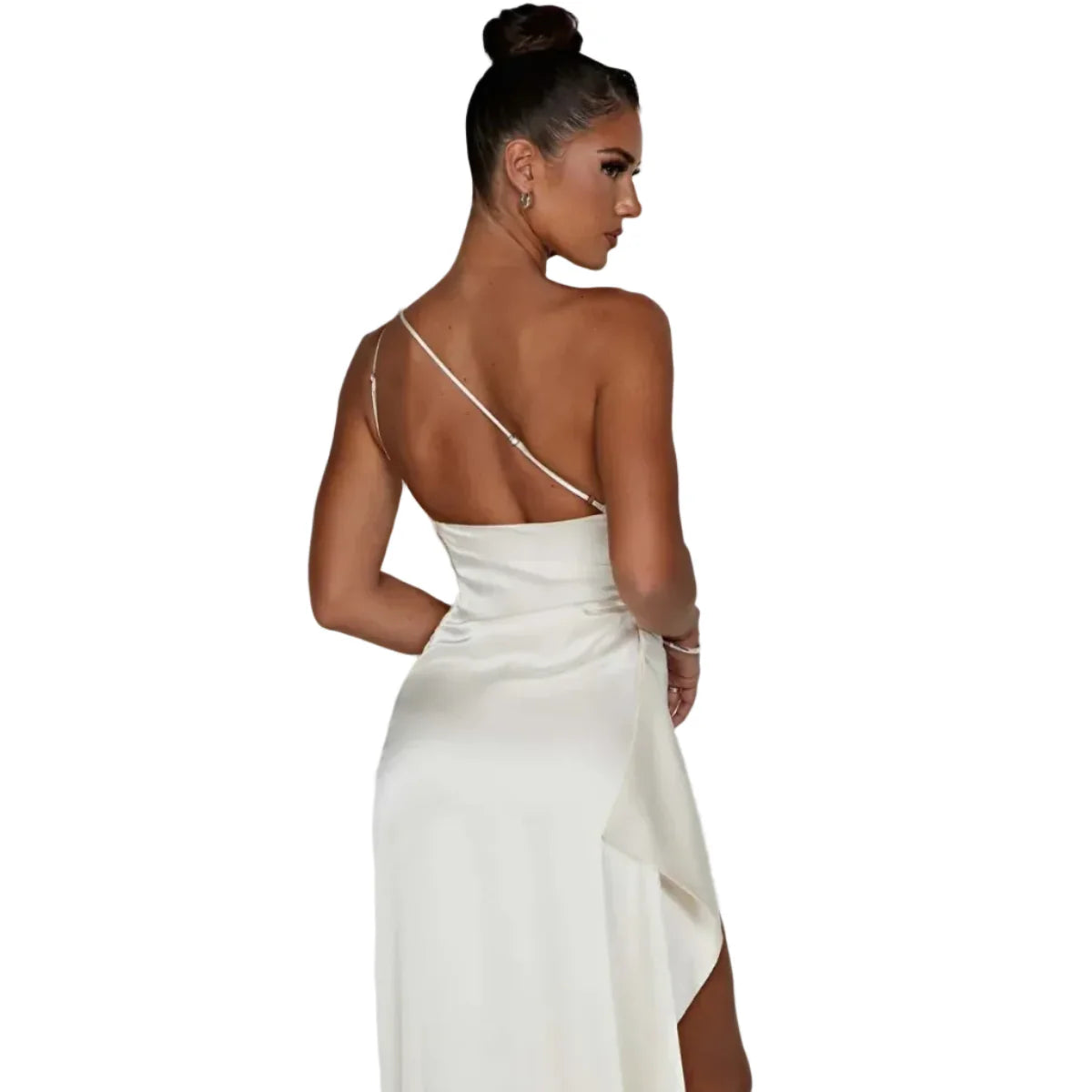 Plisseret satin kjole med split og one shoulder design – kjole til fest og aftenbrug – Silvéra