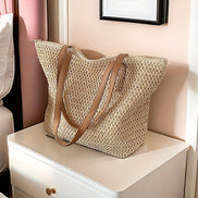 Ravelle Woven Tote – flettet taske med lynlåslukning