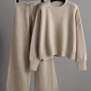 Lunoro To-delt Striksæt – Dame Sweater & Vide Bukser