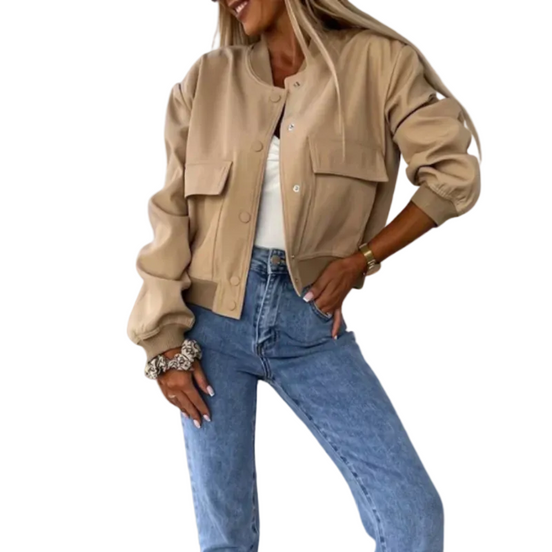 Dame bomberjakke med trykknapper, lommer og elastiske manchetter – kort jakke til hverdag – Ravionel