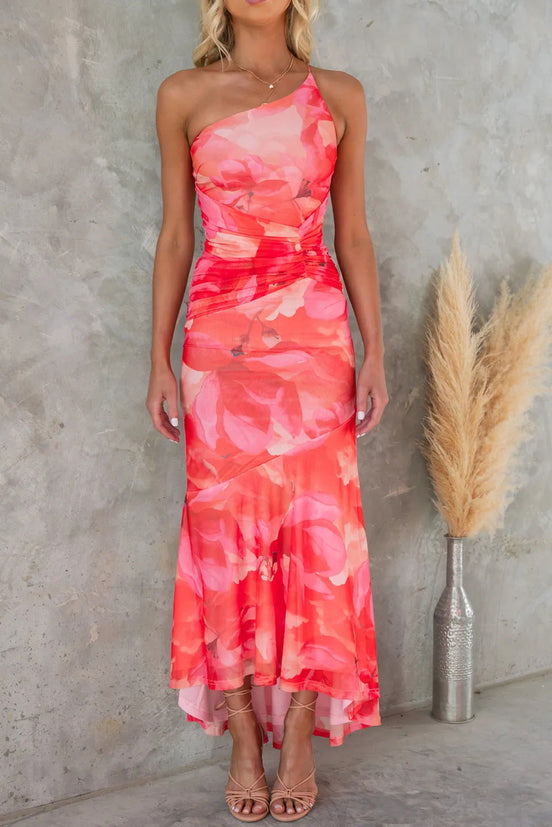 One-shoulder festkjole med draperet talje – Seravelle