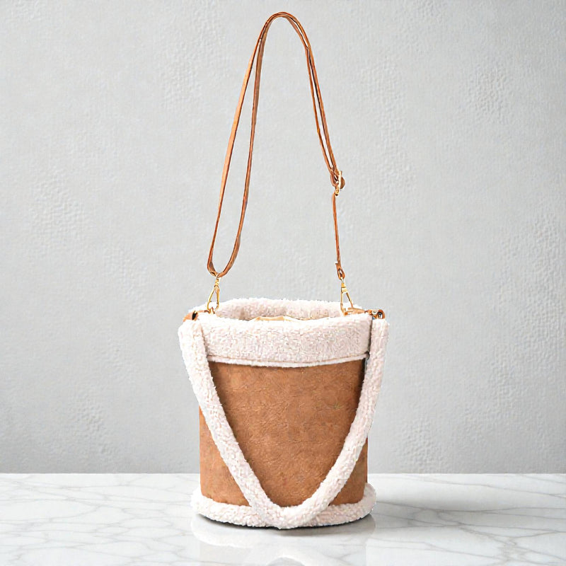 Lorvina bucket bag med justerbar rem