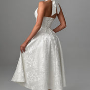 Halter midi kjole til dame med elegant design – Lunévia