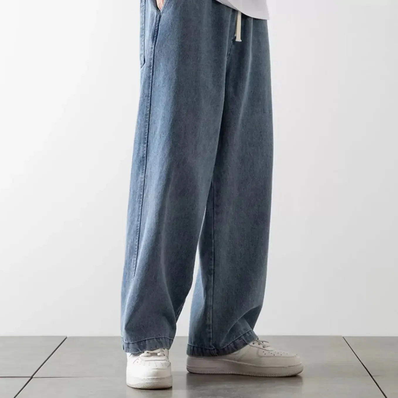 Baggy jeans med elastisk talje og let denim – bukser til hverdag og streetwear – Denviro