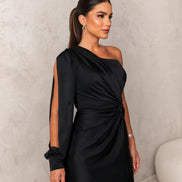 Selvoria dame maxikjole – one shoulder kjole med drapering og slids