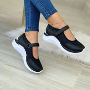 Flexanova sneakers med mesh-overdel og fleksibel sål