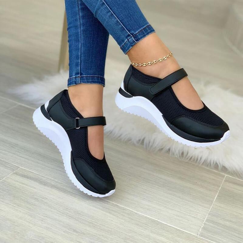 Flexanova sneakers med mesh-overdel og fleksibel sål