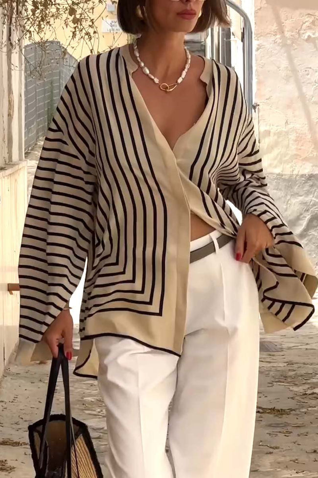 Lunira Stribet løstsiddende skjorte med lange ærmer og V-udskæring