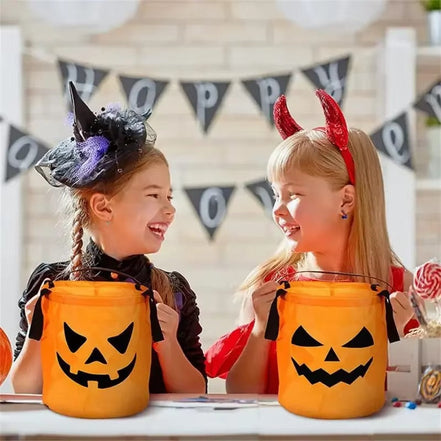 Halloweenové sladkostové vedro s motívom tekvice a LED osvetlením – Lumivaro