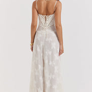 Dame maxikjole med blomsterprint, justerbare stropper og åben ryg – sommerkjole til hverdag og lejligheder – Florenza