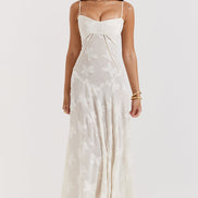 Dame maxikjole med blomsterprint, justerbare stropper og åben ryg – sommerkjole til hverdag og lejligheder – Florenza