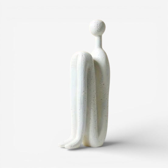 Novira dekorativ skulptur i resin – figur til bord eller hylde