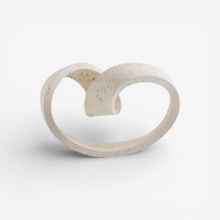 Orvena ringornament i keramik – dekorativ ringfigur til bord eller hylde
