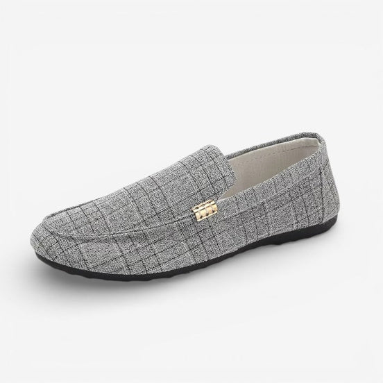 Calvero mokasíny s okrúhlou špičkou a slip-on dizajnom