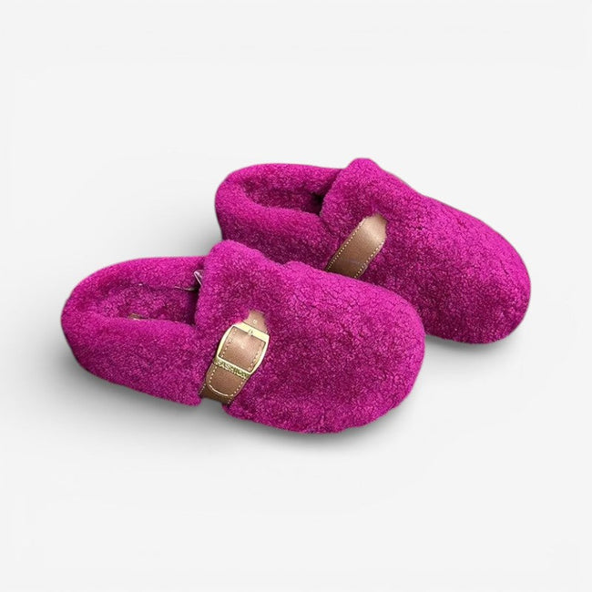 Elvane flade slippers med spænde og rund tå