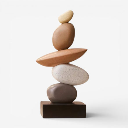 Stonira dekorativ statue i harpiks – figur med steninspireret form til bord eller hylde