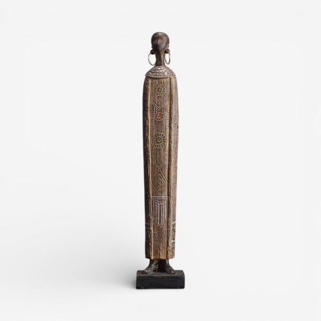 Velora kvindestatue i resin – dekorativ figur til bord eller hylde