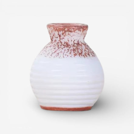 Varena mini blomstervase i resin – lille vase til bord eller hylde