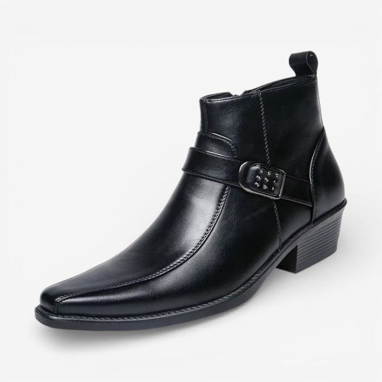 Calmira ankle boots med dekorativ spænderem