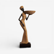 Femora kvindefigur i resin – dekorativ skulptur til bord eller hylde