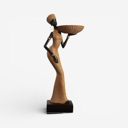 Femora kvindefigur i resin – dekorativ skulptur til bord eller hylde